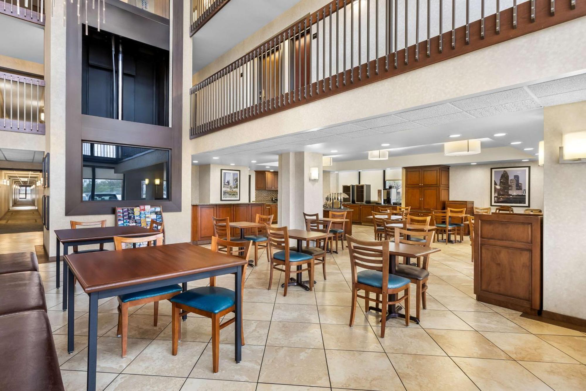 Sonesta Essential Houston Hobby Airport Hotel Екстериор снимка